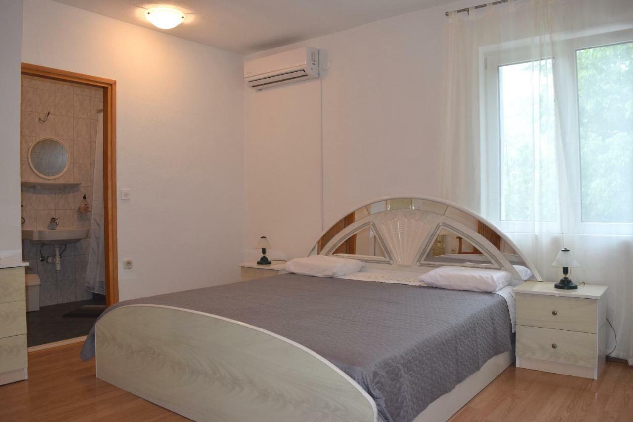 Holiday Room Macukin Brela Esterno foto