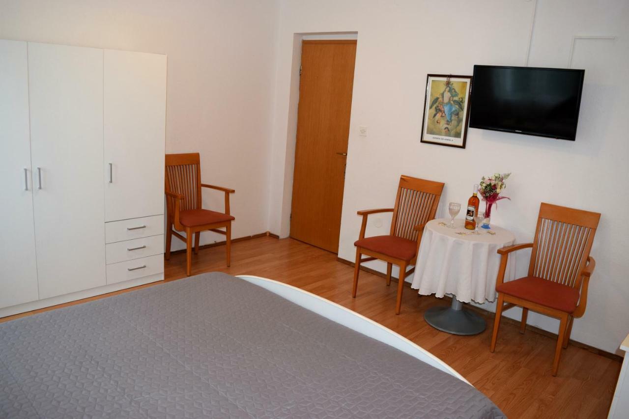 Holiday Room Macukin Brela Esterno foto