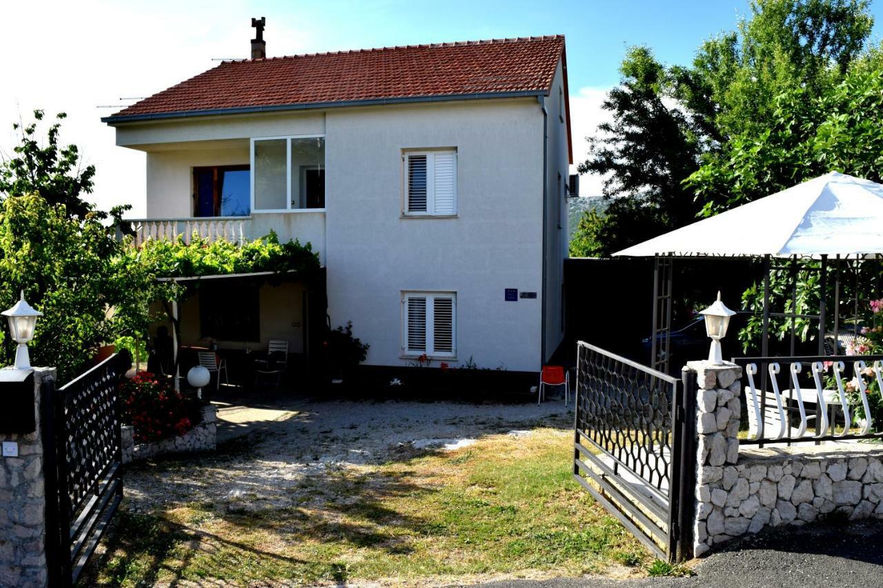 Holiday Room Macukin Brela Esterno foto